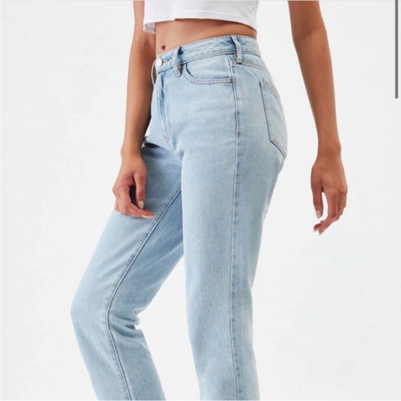PacSun Denim - Pacsun Light Wash Mom Jean Raw Hem